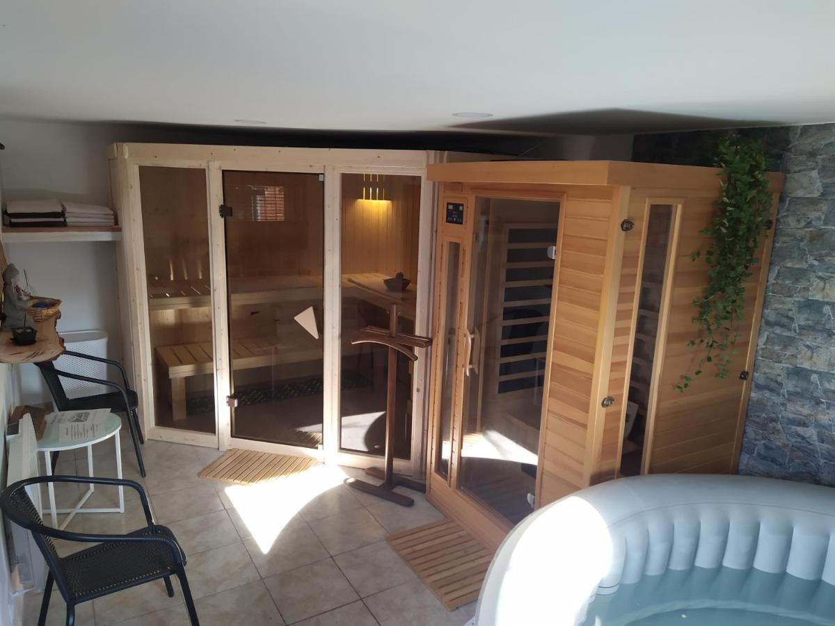 فيلا House Of Relax Recany nad Labem المظهر الخارجي الصورة