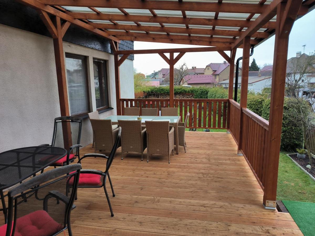 فيلا House Of Relax Recany nad Labem المظهر الخارجي الصورة